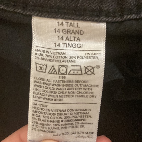 Old Navy Mid Rise Super Skinny Jeans - Picture 3 of 3